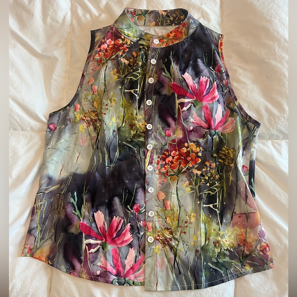 Floral Sleeveless Button-Up Top